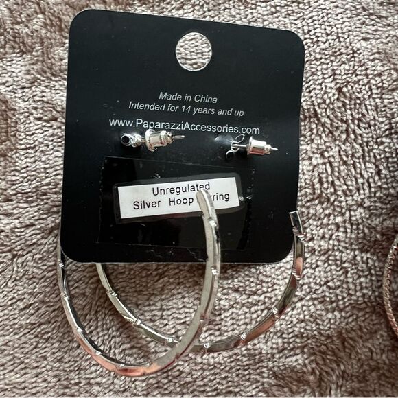 PAPARAZZI SILVER HOOPS 2 pair NWT🏷 - Picture 4 of 8